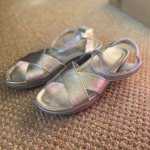 Munro Shoes | Silver Kid Leather Brinn Sandal - Women's 11